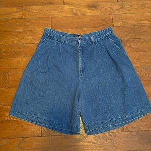 Vintage lee high waisted jean shorts